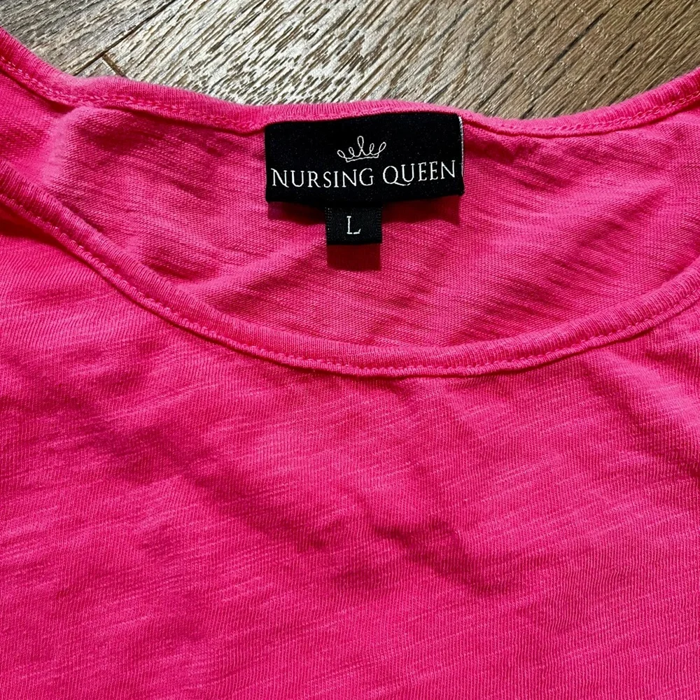 Nursing Queen Pink Top - Picture 2 of 4